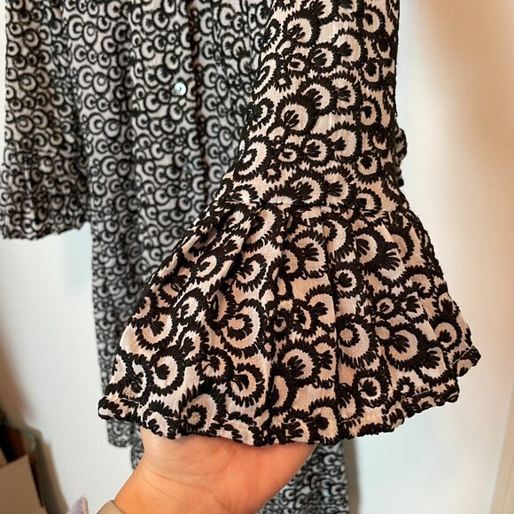 BELL Fine Garments Floral Embroidered Button Down Collared Shirt Dress \\ 2 - Picture 9 of 11